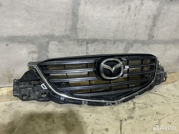 Решетка радиатора Mazda CX-5(15-17г) арт174