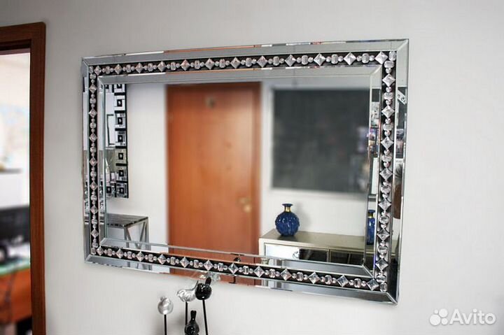 Настенные зеркала для парикмахерских и салонов