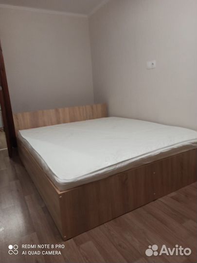 Кровать с матрасом