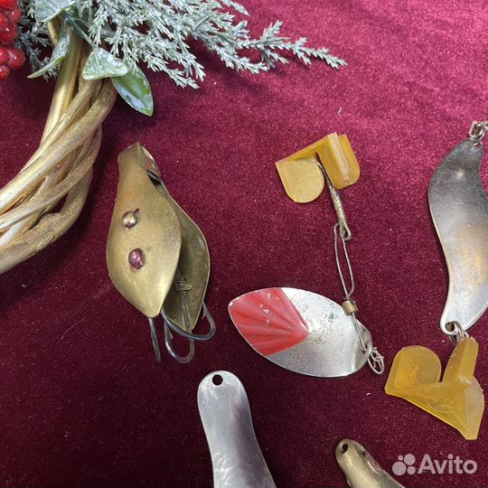 Рыболовные принадлежности снасти блесна крючки