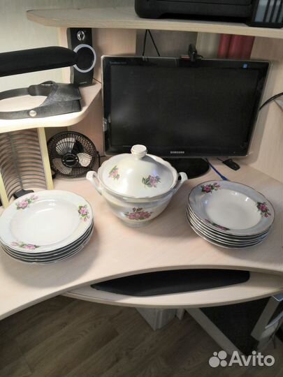 Тарелки суповые 6 шт. и супница (