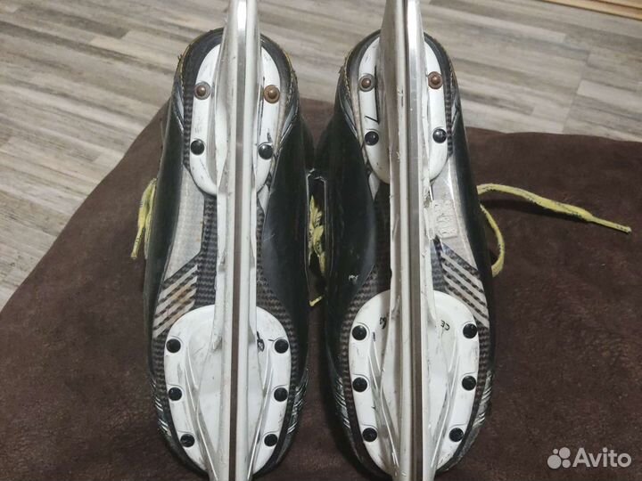 Коньки хоккейные