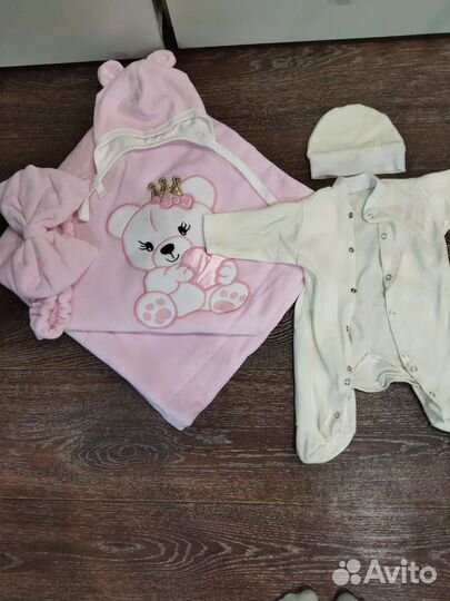 Комплект на выписку для девочки
