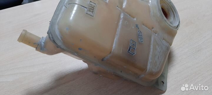 Бачок расширительный Фольксваген Пассат/Ауди А4,А6