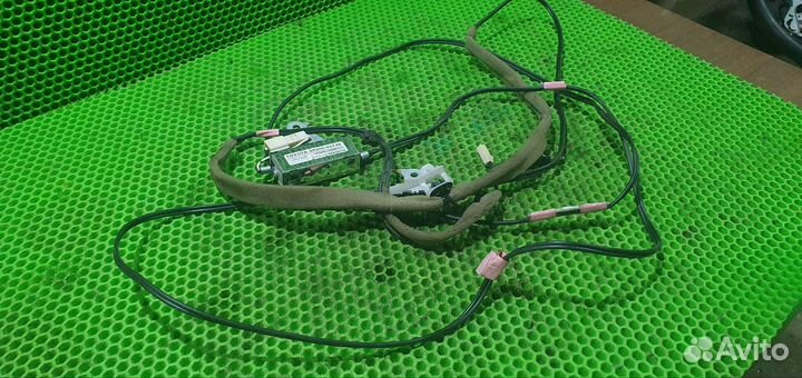 Антенна усилитель антенны Toyota Avensis