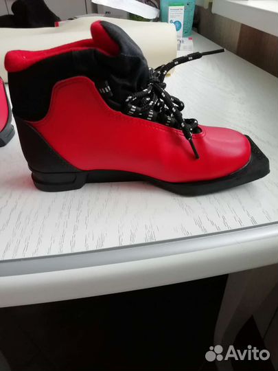 Лыжные ботинки