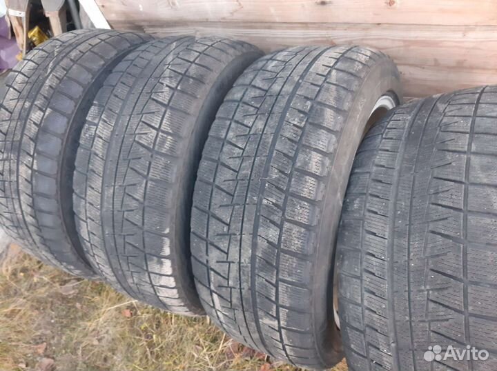 Bridgestone Blizzak DM-V1 245/45 R17