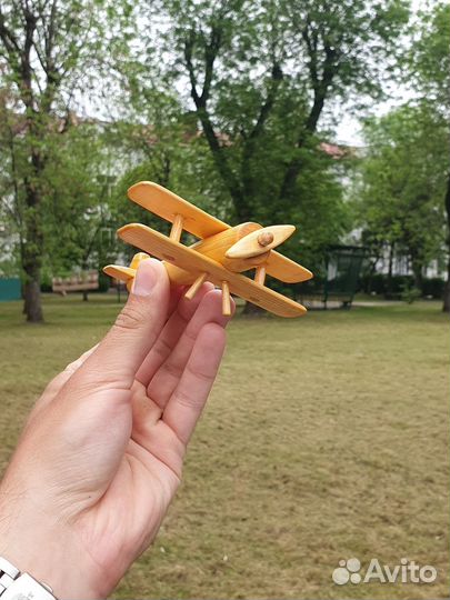 Самолётик из дерева