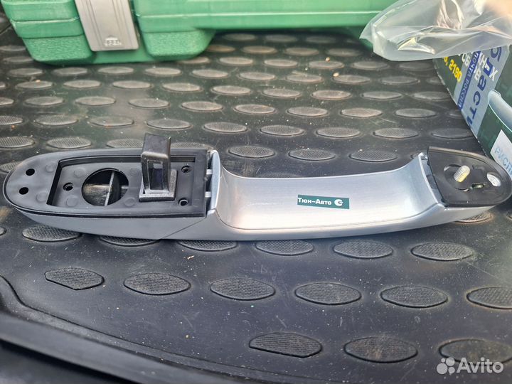 Дверные ручки на гранту