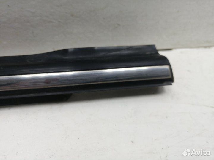 Уплотнитель стекла (хром) задний правый Hyundai