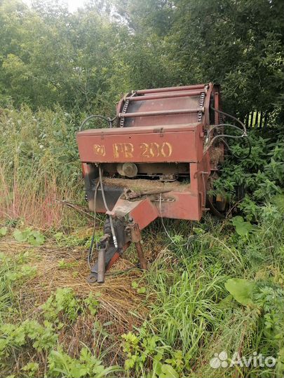 Пресс-подборщик Рязанский комбайновый завод ПР-200, 1993