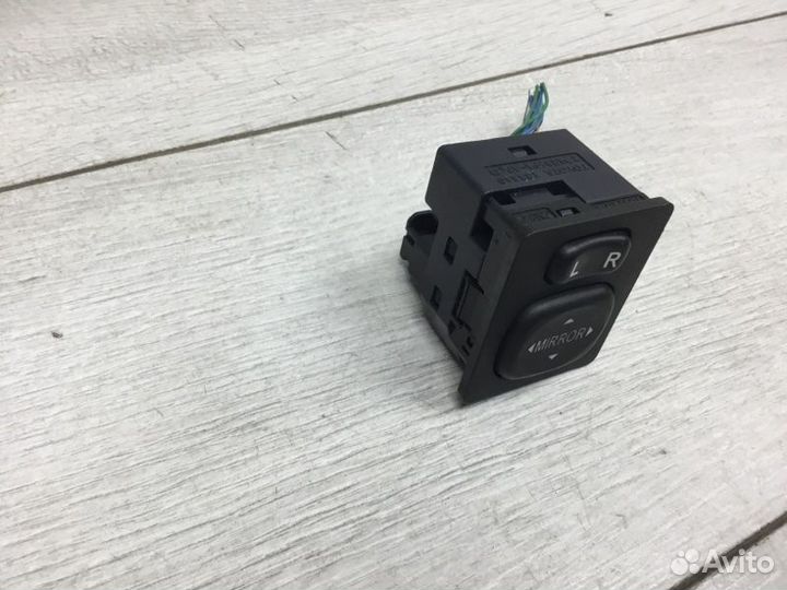 Кнопка управления зеркалами Toyota Auris хэтчбек