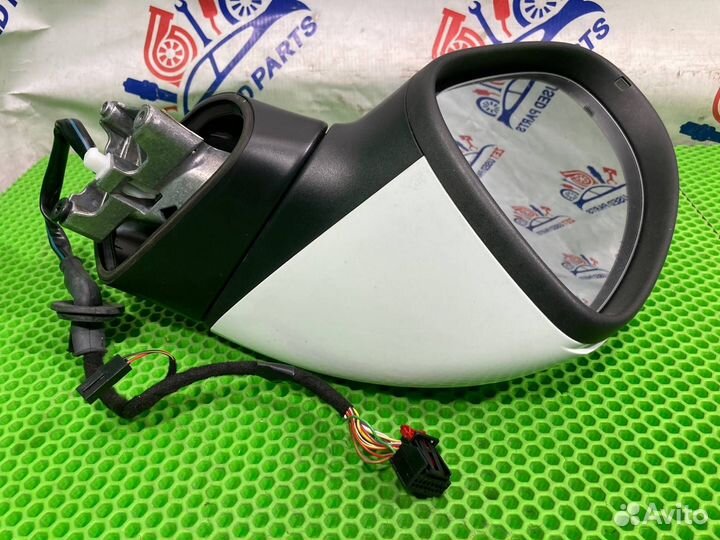 Зеркало левое Volkswagen Touareg NF 7P5 crca 2013