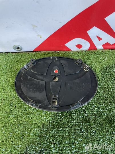 Эмблемма Toyota Rav4 XA40 Оригинал Б/У