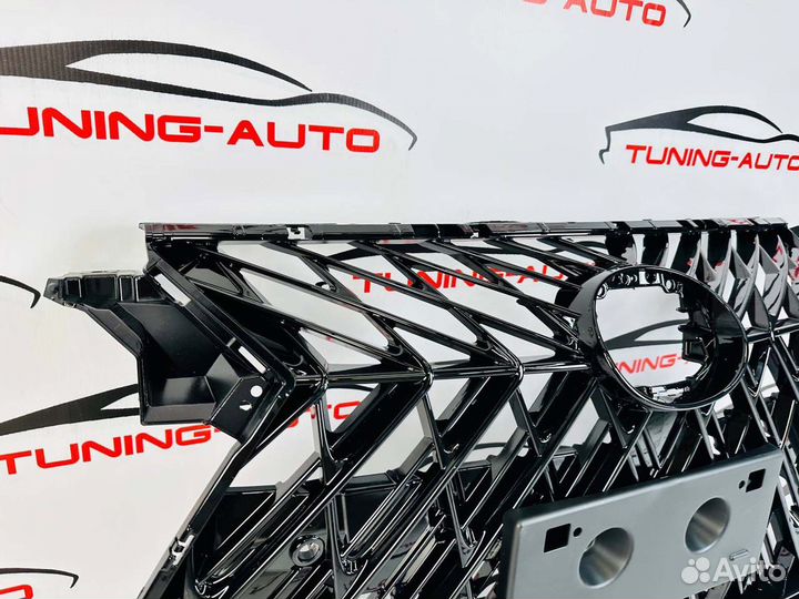 Решетка радиатора Lexus RX350 / 200t Superior N242