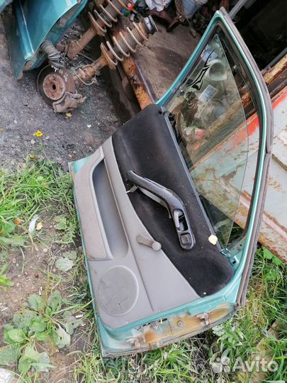 Дверь пер левая задние пассат Б4 седан