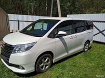 Toyota Noah 2.0 CVT, 2016, 103 000 км, с пробегом, цена 2 300 000 руб.