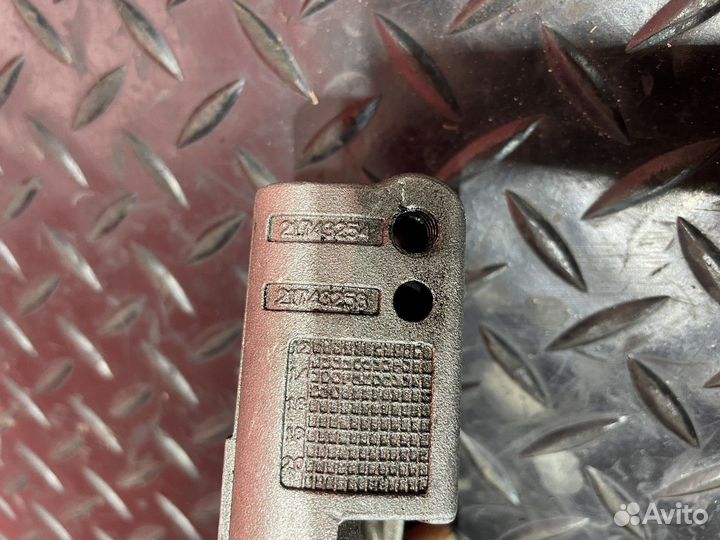 Кронштейн топливной рампы