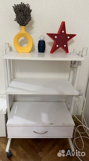 Стол для косметики