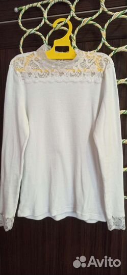 Блузка белая