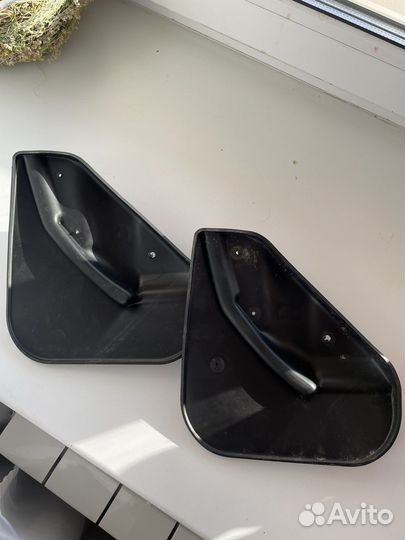 Правый передний брызговик Volkswagen Jetta 6