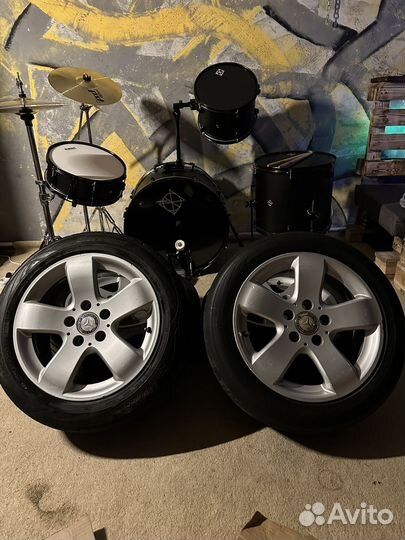 Литые диски на Mercedes R16