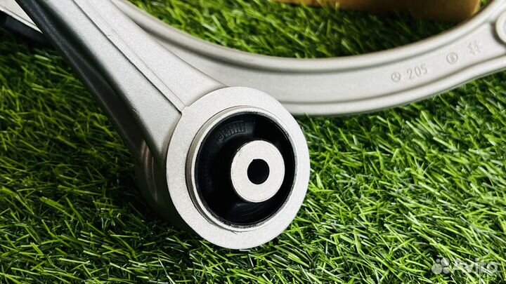 Рычаг поперечный Mercedes A2053305501,A2053305601