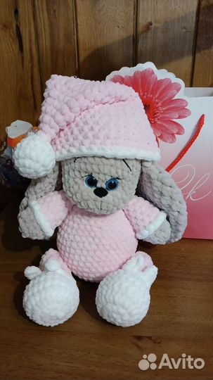 Вязаная игрушка. Зайчик из мягкой пряжи