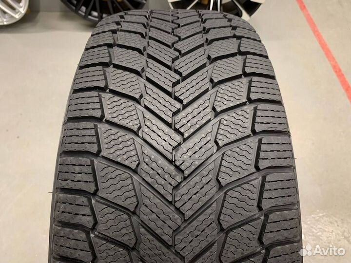 Michelin X-Ice Snow SUV 235/45 R18 98H