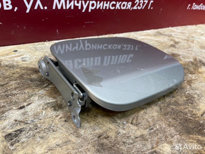 Лючок бензобака Renault Sandero Stepway