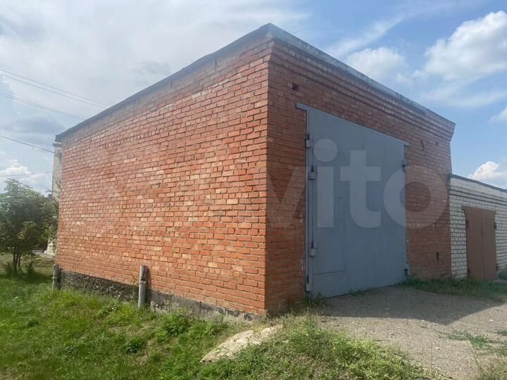 Гараж, > 30 м²