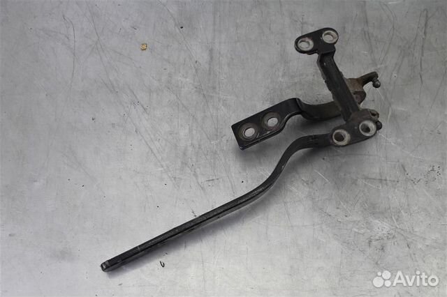 Петля багажника левая Porsche Cayenne 955