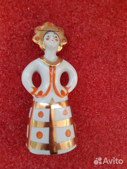 Статуэтка девушка в кокошнике