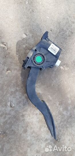 Chevrolet Cobalt Педаль газа