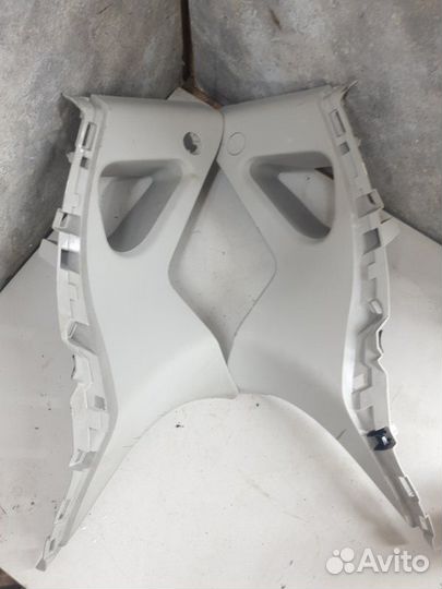 Пластиковая накладка задней стойки Jac J7 2023