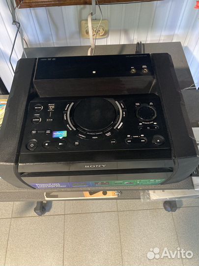 Музыкальный центр sony