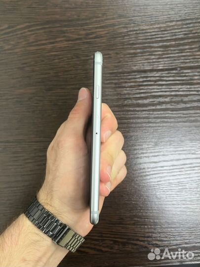 Телефон iPhone 6s