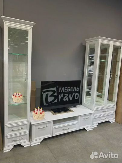 Тумба тв белая 2 двери 1 ящик