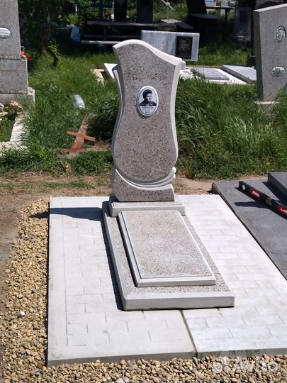 Памятники на могилу