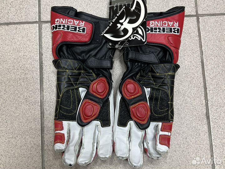 Berik мотоперчатки