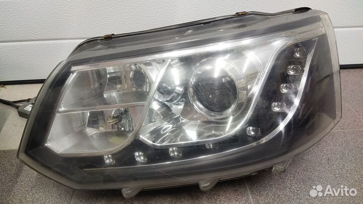 Фара VW Transporter T5/ Caravelle 2009+