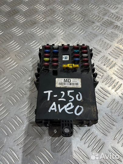 Блок предохранителей Chevrolet Aveo T250 седан