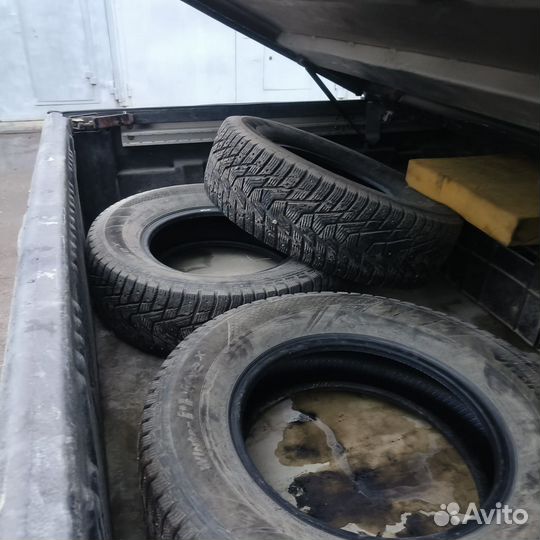 Hankook Winter I'Pike 235/70 R16