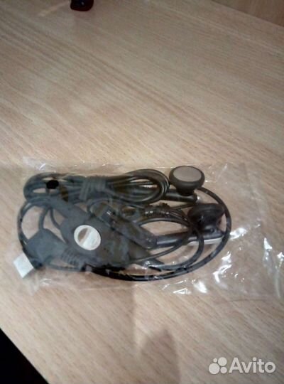 Наушники новые