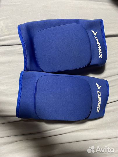 Наколенники для волейбола demix