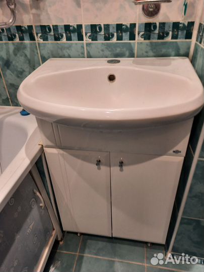 Тумба для ванной с зеркалом