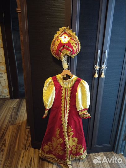 Сарафан с кокошником