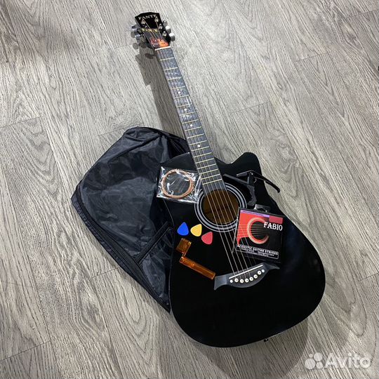 Гитара с комплектом для новичка