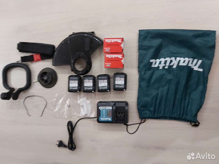 Триммер аккумуляторный садовый б/у makita