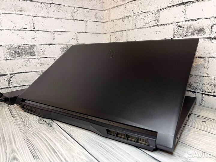 Игровой ноутбук MSI Katana(гарантия) 17.3